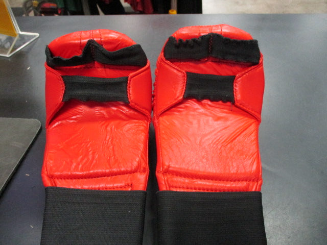 Load image into Gallery viewer, Used ASE Size MED Martial Arts Sparring Gloves
