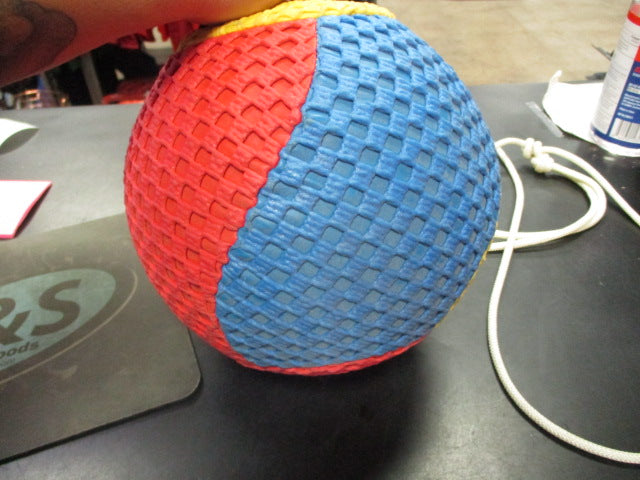 Load image into Gallery viewer, Used Fun Gripper 8&#39;&#39; Multi Color Teatherball
