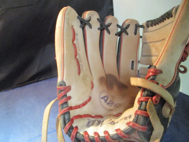 Load image into Gallery viewer, Used Wilson A2000 MA14 12.25&quot; LEFTY Glove
