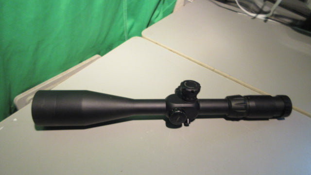 Load image into Gallery viewer, Used Tactical Riflescope
