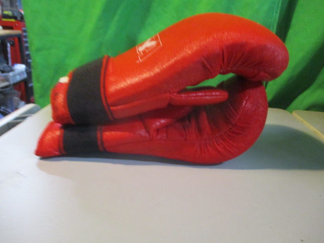 Load image into Gallery viewer, Used ATA Size Medium Boxing Gloves
