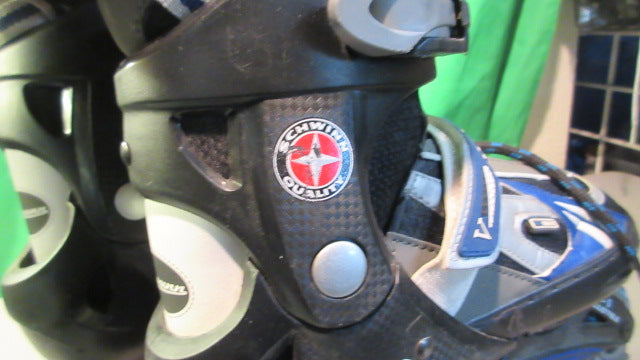 Load image into Gallery viewer, Used Schwinn Chanllege Series Size 5-8 In-Line Skates
