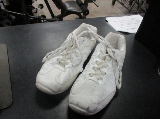 Used Chasse Cheer Shoes Size 7.5