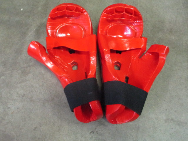 Load image into Gallery viewer, Used Century Powerline P2 2.0 Martial Arts Gloves Size Adult M/L
