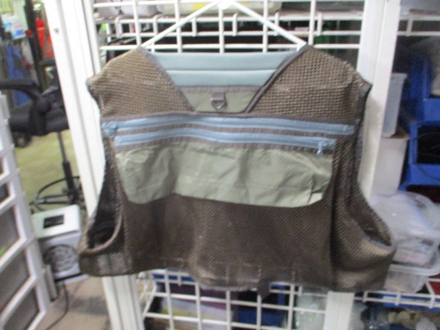 Load image into Gallery viewer, Used Field &amp; Stream Fly Fishing Vest Adult Size 2XL
