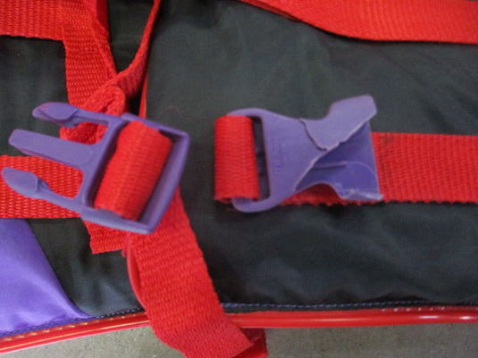 Used Stearns Edge Life Jacket Size Small/Medium (broken bottom buckle)