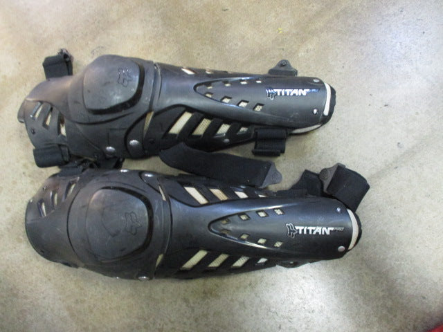 Load image into Gallery viewer, Used FOX Racing Titan Pro Knee Size Youth Shin and Thigh Guards
