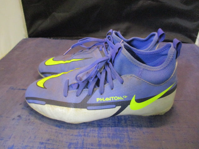 Load image into Gallery viewer, Used Nike Phantom Soccer Cleats Youth Size 2 - worn cleats
