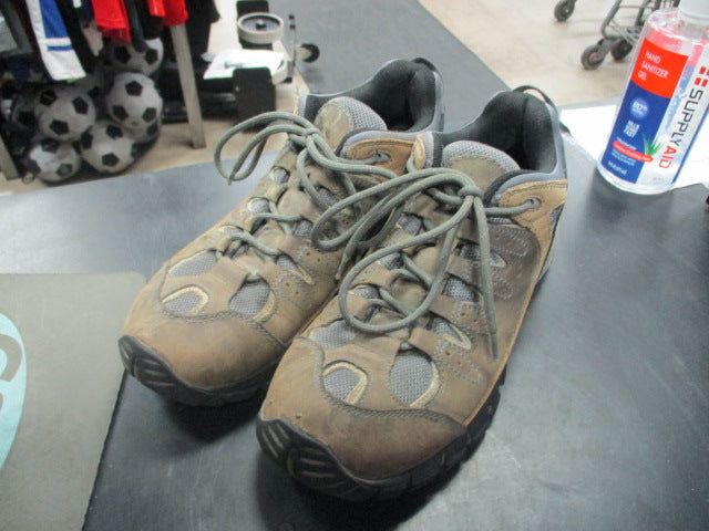 Load image into Gallery viewer, Used Vasque Hiking Shoes Size 10
