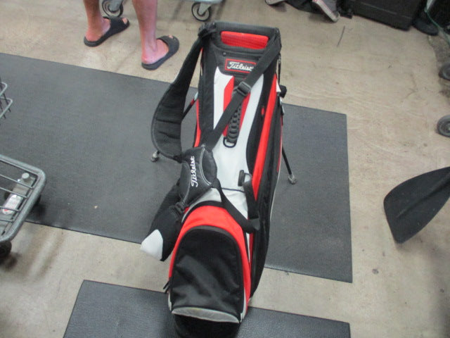 Load image into Gallery viewer, Used Titleist Raven Golf Stand Bag
