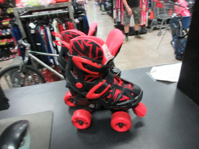 Load image into Gallery viewer, Used Roller Derby Adjustable Roller Skates Size 12-2
