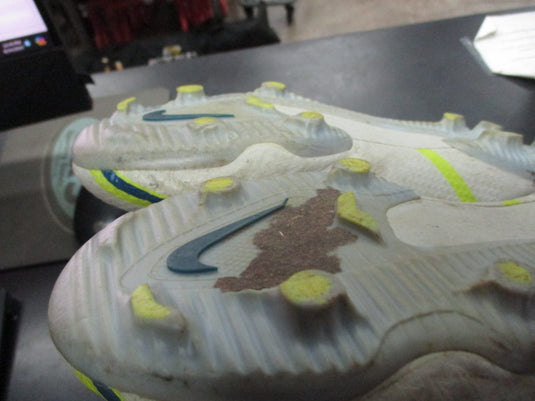 Used Nike Phantom GT Soccer Cleats Size 5 - Cleats Are Worn Down