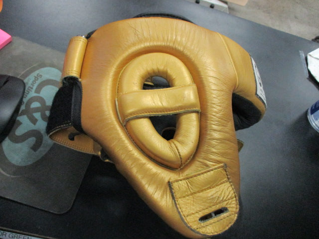 Load image into Gallery viewer, Used Guzman Hecho EN MEXICO Boxing Adult HEAD GEAR
