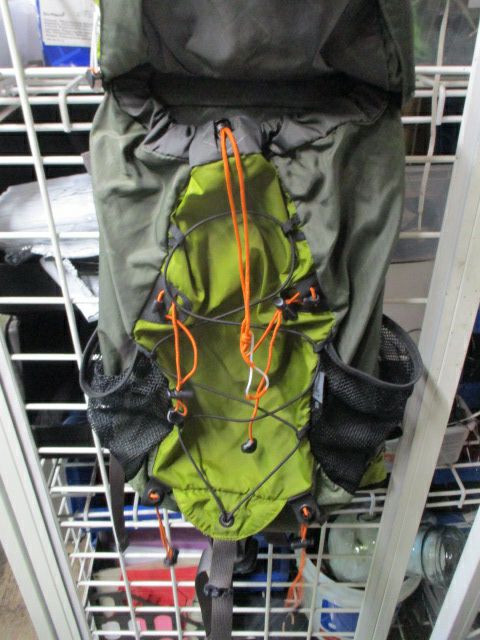 Load image into Gallery viewer, Used REI Jet Ultra Light 30 L Hiking Backpack - worn/dryrot small bungie cords
