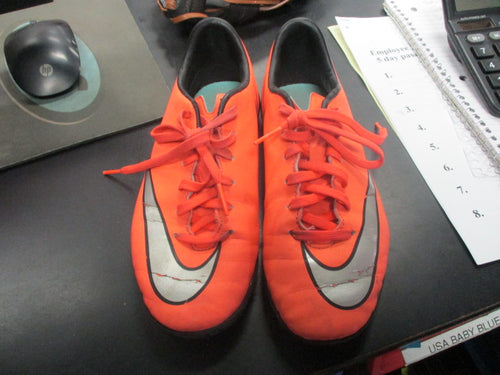 Used Nike Mercurial Size 2.5 Indoor Soccer Shoes