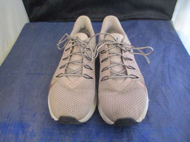 Load image into Gallery viewer, Used Nike Quest 2 Running Shoes Womens Size 7 - wear in heel
