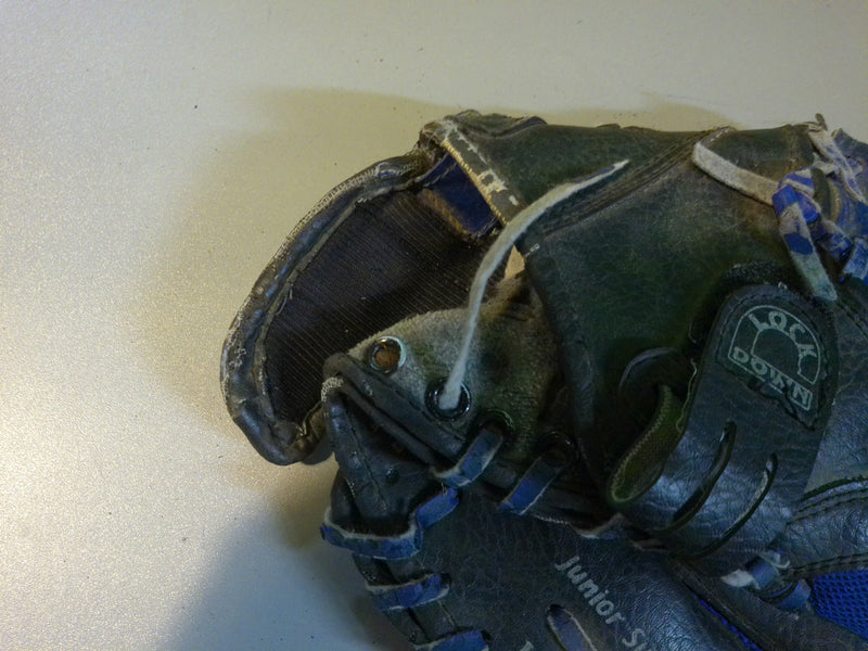 Load image into Gallery viewer, Used MacGregor T-Ball Junior Superstar Series Size 10&quot; Baseball Glove
