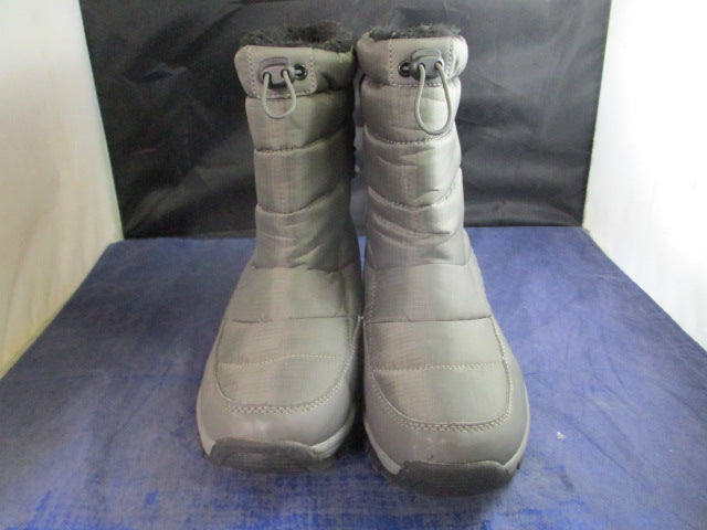 Load image into Gallery viewer, Used Dream Pairs Snow Boots Adult Size 8
