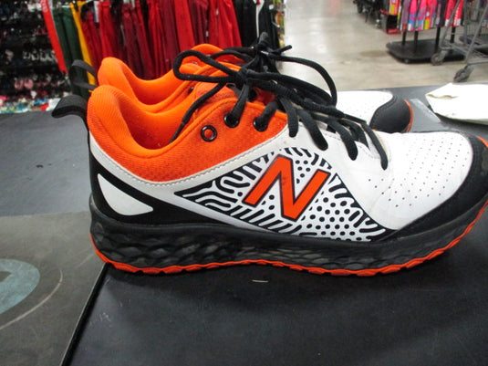 Used New Balance Fastpitch Size 8.5 Turf Cleats