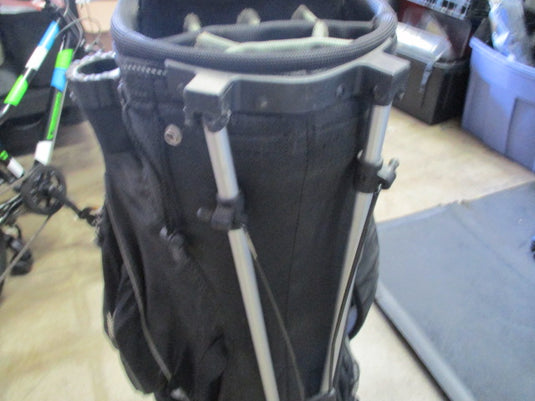 Used Lynx Stand Golf Bag (Legs IS broken)