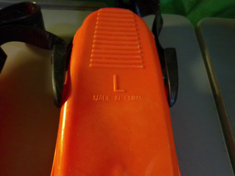 Load image into Gallery viewer, Used Kids Swim Fins Orange Size Youth Large
