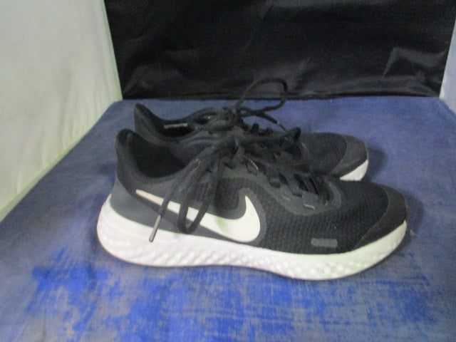 Load image into Gallery viewer, Used Nike Revolution Running Shoes Youth Size 3.5
