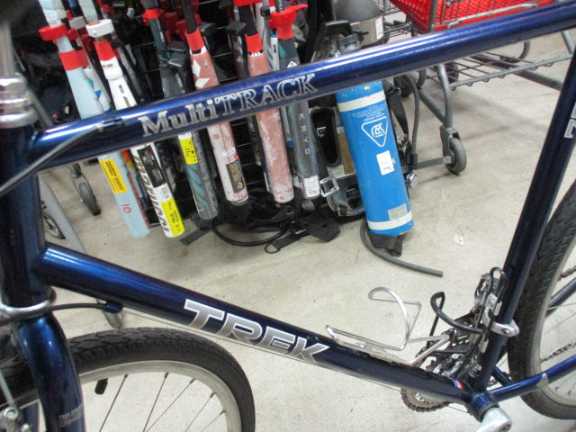 Load image into Gallery viewer, Used Trek 750 Multi Track 22&quot; Frame Bicycle
