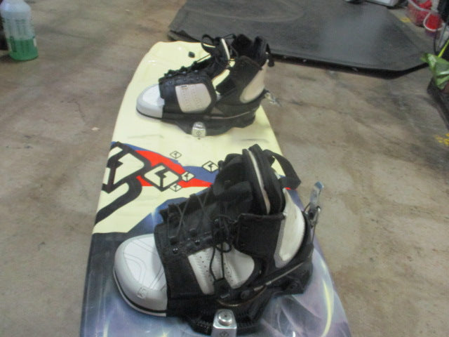 Load image into Gallery viewer, Used CWB Club Board Co Sol Wakeboard w/ Bindings 141cm
