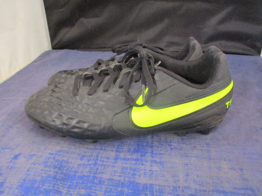 Used Nike Tiempo Soccer Cleats Youth Size 5.5