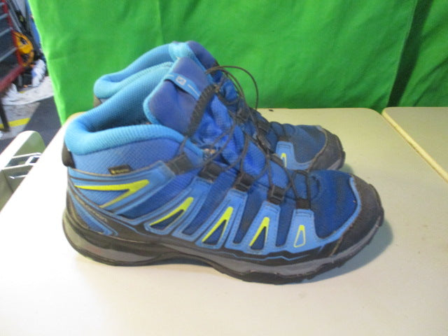 Load image into Gallery viewer, Used Salomon Goretex Size 6 hiking shoes
