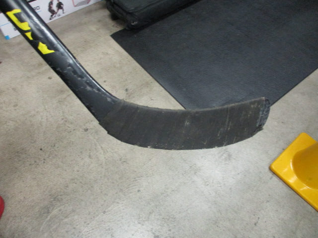 Load image into Gallery viewer, Used Easton Stealth 65S Composite Right Hand Hockey Stick (Has Rattle)
