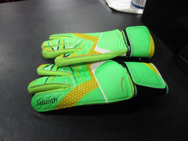 Load image into Gallery viewer, Used Jalunth Soccer Goalie Gloves Size Youth
