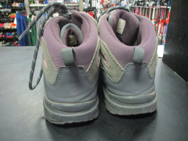 Load image into Gallery viewer, Used Denali Hiking Boots Size 4
