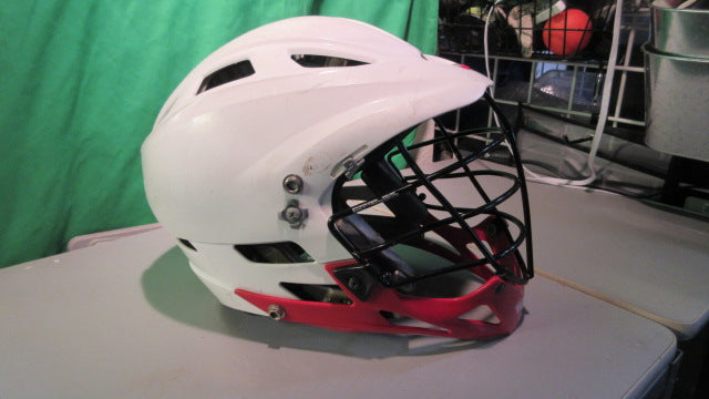 Load image into Gallery viewer, Used Cascade Pro7 Adult (Unknown Size) Lacrosse Helmet
