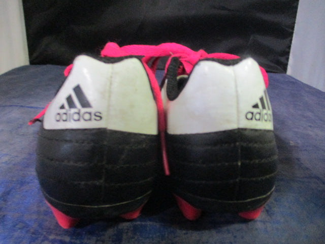 Load image into Gallery viewer, Used Adidas Soccer Cleats Size 10.5 Kids
