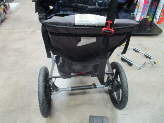 Load image into Gallery viewer, Used Bob Revolution SE Stroller w/ Adapter for Car Seat
