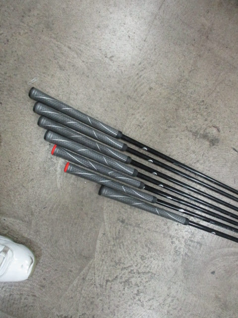 Load image into Gallery viewer, Used Cleveland Launcher Senior Iron Set 4-9, PW- RH
