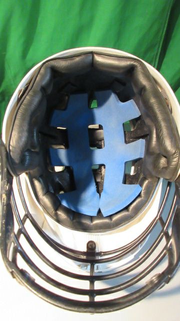 Used Cascade CLH2 Youth Lacrosse Helmet Size: XXS (21" -Under)