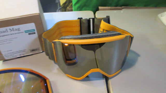 Load image into Gallery viewer, Smith Squad Mag Snow Goggles Color: Sunrise
