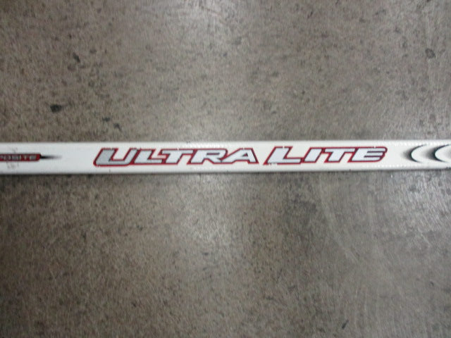 Load image into Gallery viewer, Used Easton Ultra Lite 85 Flex Composite 2 Piece Right Hand Hockey Stick
