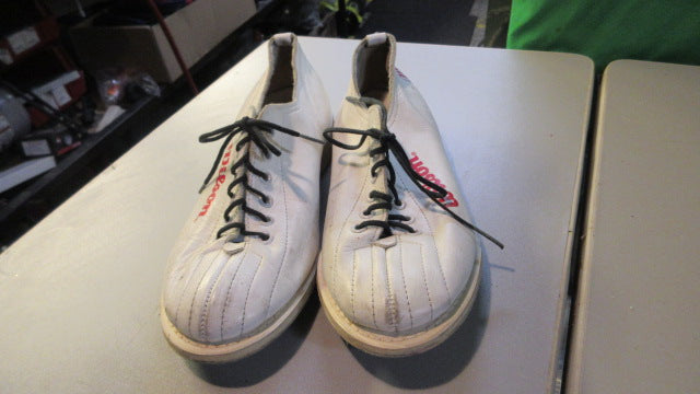 Load image into Gallery viewer, Used Wilson White Bowling Shoes Size 6
