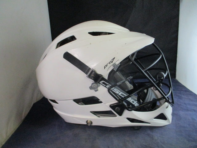 Load image into Gallery viewer, Used Cascade Pro 7 Lacrosse Helmet w/ Chinstrap
