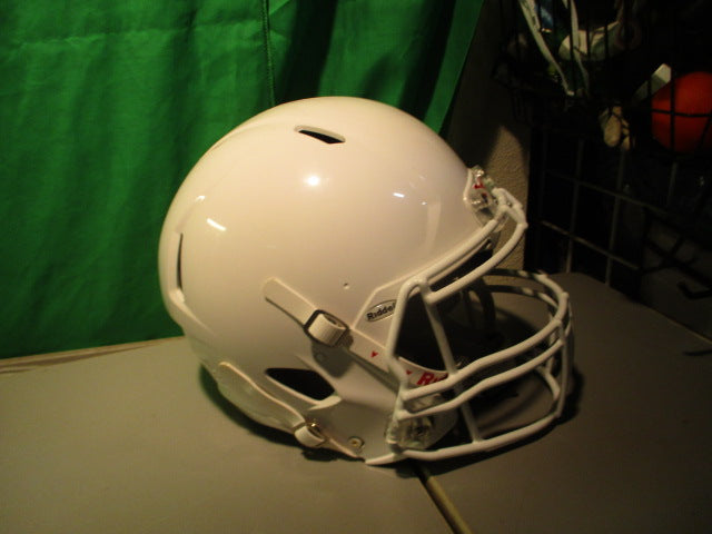 Load image into Gallery viewer, Used Riddell 2023  Victor S/M Football Helmet (Jawpads Behind Counter)
