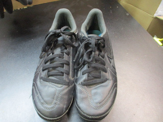 Load image into Gallery viewer, Used Nike Tiempo Soccer Cleats Size 3
