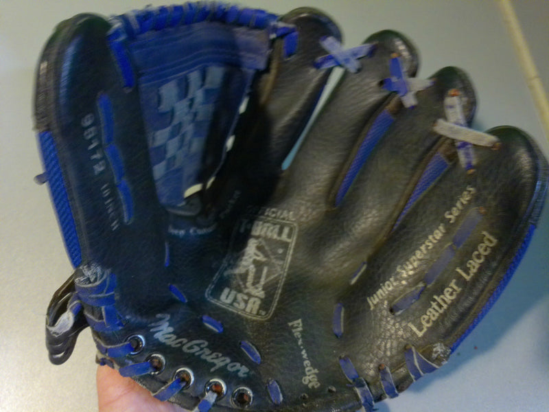 Load image into Gallery viewer, Used MacGregor T-Ball Junior Superstar Series Size 10&quot; Baseball Glove
