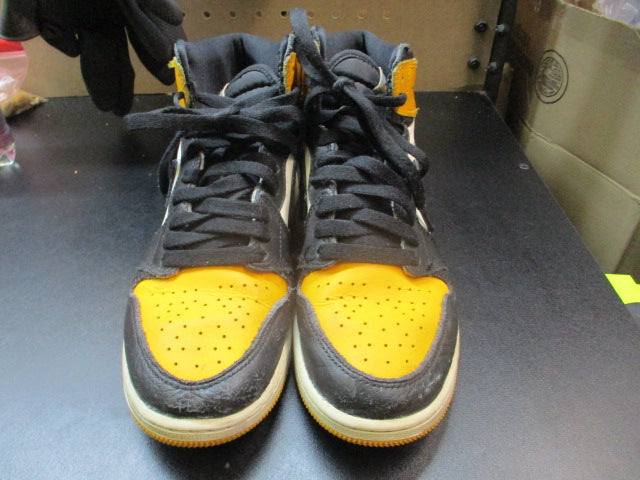 Load image into Gallery viewer, Used Nike Air Jordan Retro High Shoes Size 5
