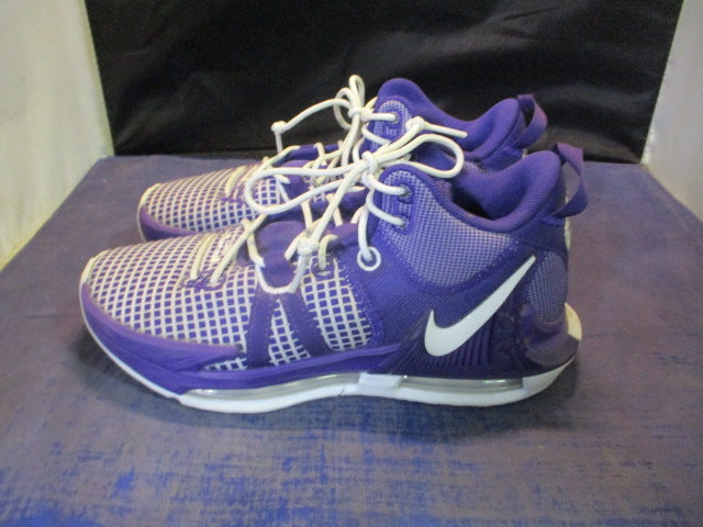 Load image into Gallery viewer, Used Nike Lebron Witness 7 Basketball Shoes Youth Size 5.5
