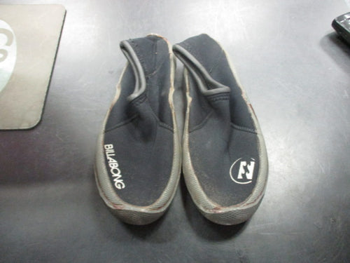 Used Billabong Size 7 Water Shoes