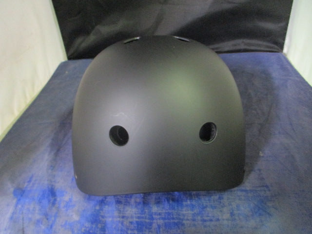 Load image into Gallery viewer, Used Lanova Gear Helmet Youth Size Medium
