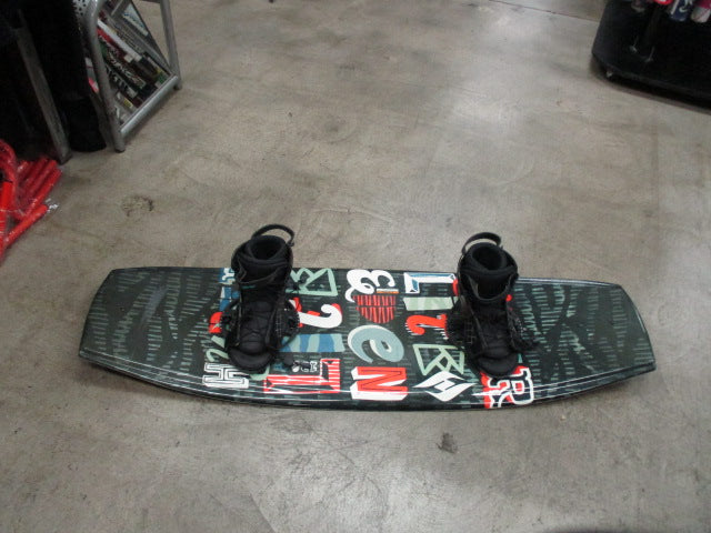 Load image into Gallery viewer, Used Hyperlite Eden Wakeboard 130cm W/ Hyperlite  Bindings
